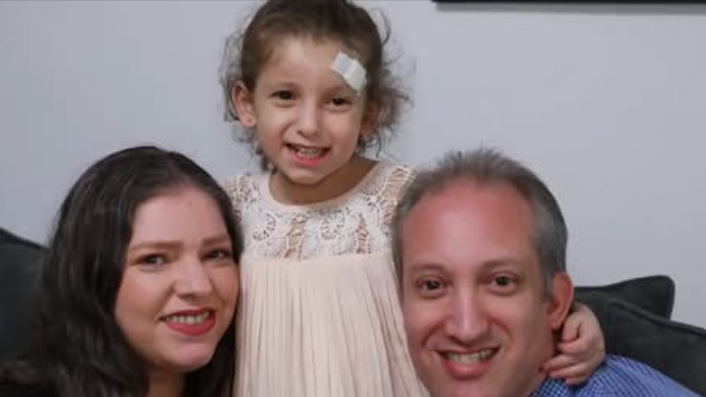 بفضل الدواء، استعادت الطفلة بيل حياتها من جديد!